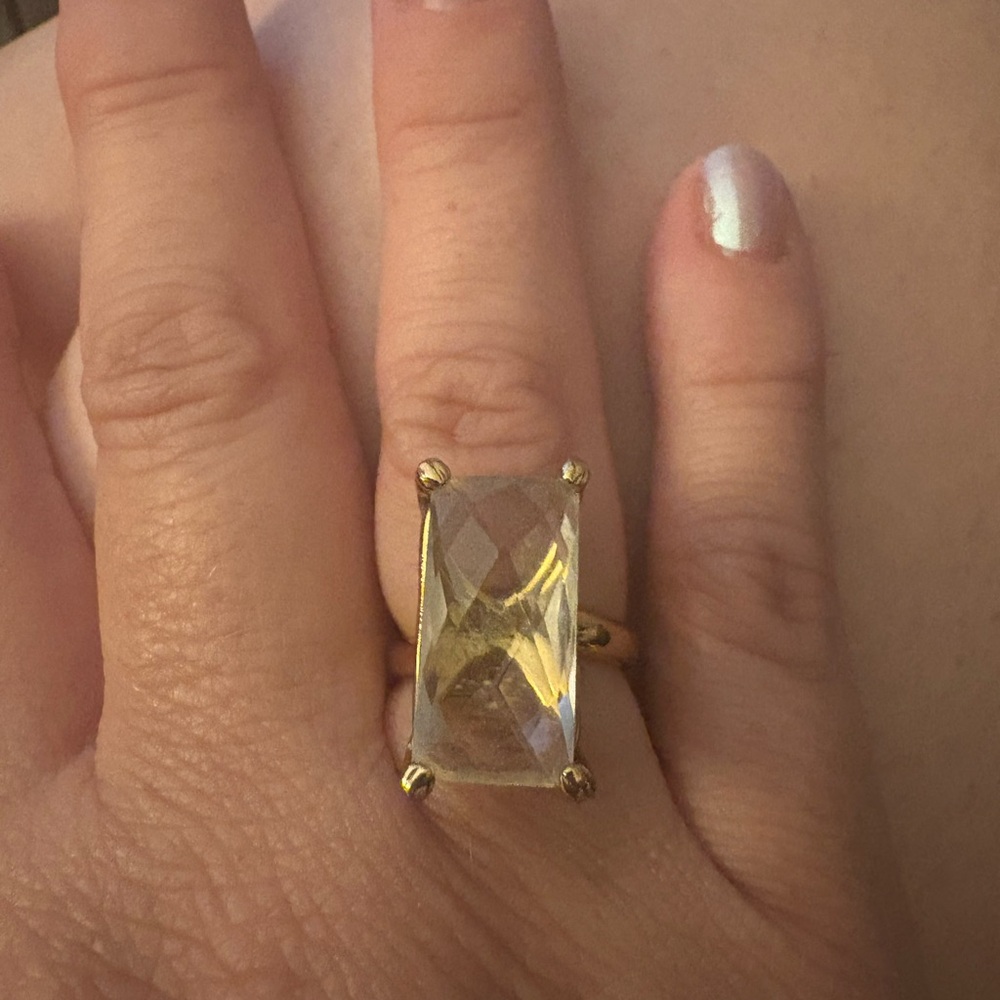 Elegant Gold and Clear Stone Ring